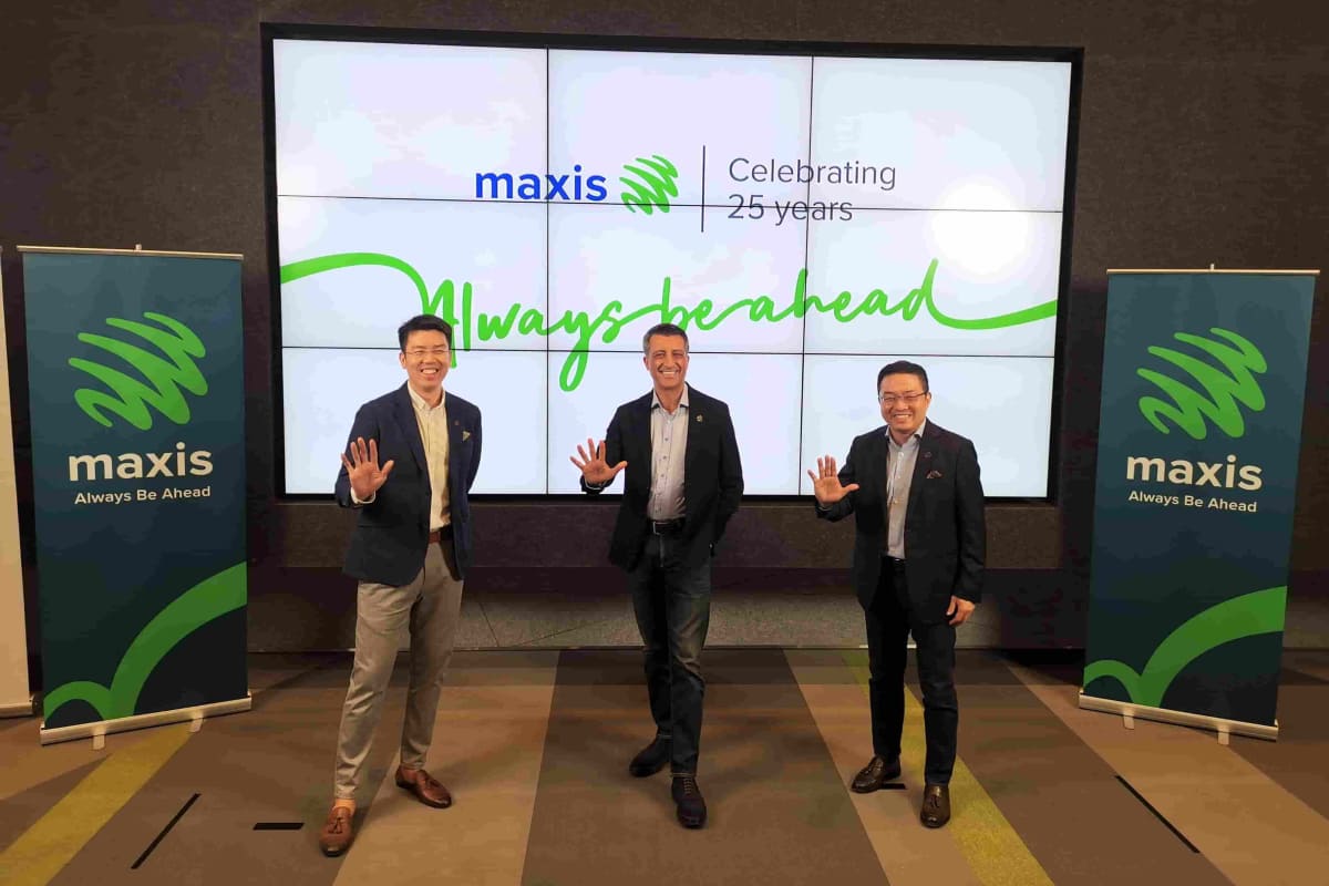 Maxis (2)